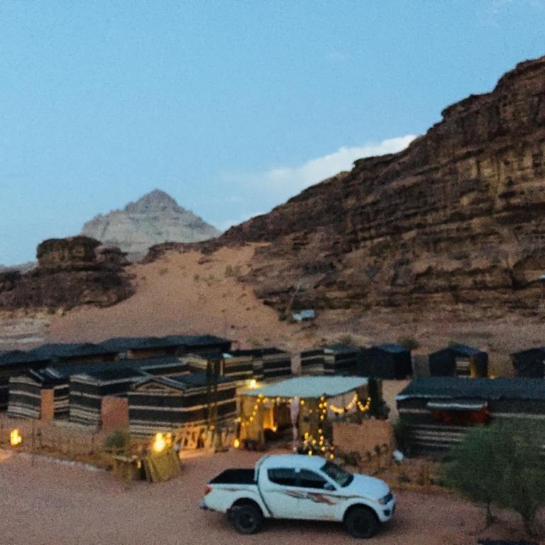 Martian Camp Wadi Rum Luaran gambar