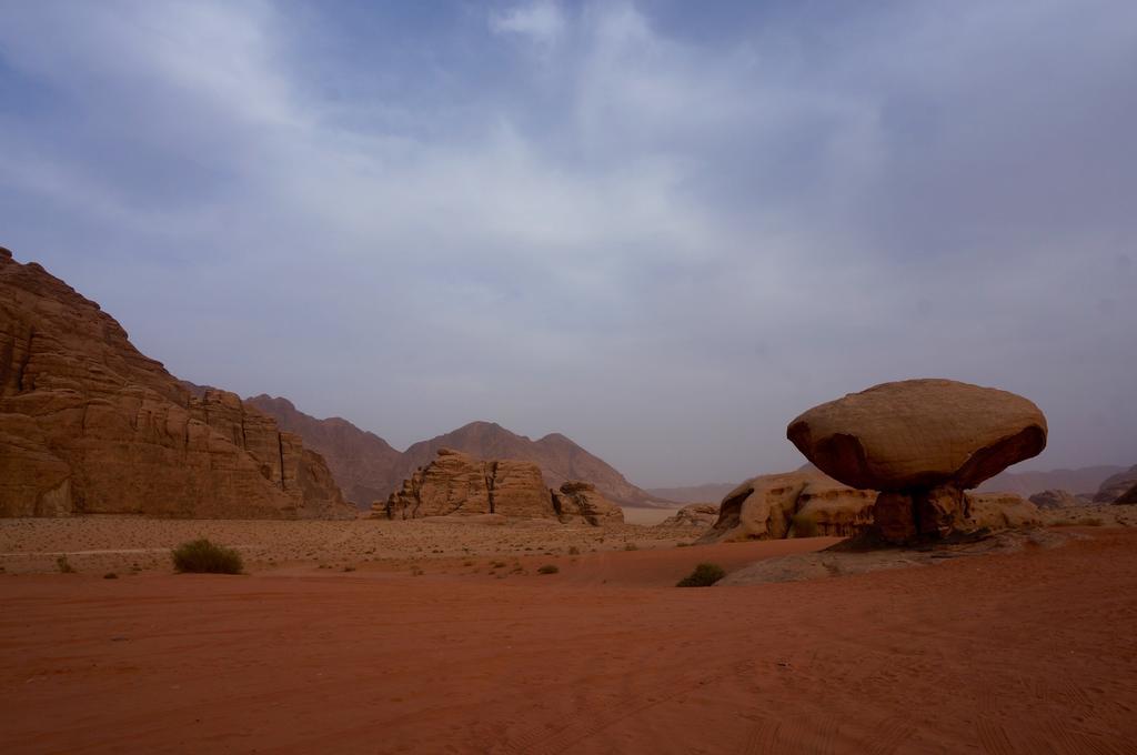 Martian Camp Wadi Rum Luaran gambar